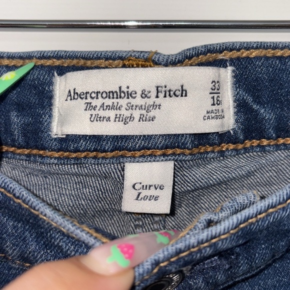 Abercrombie & Fitch The Ankle Straight Ultra High Rise Jeans - Picture 3 of 4